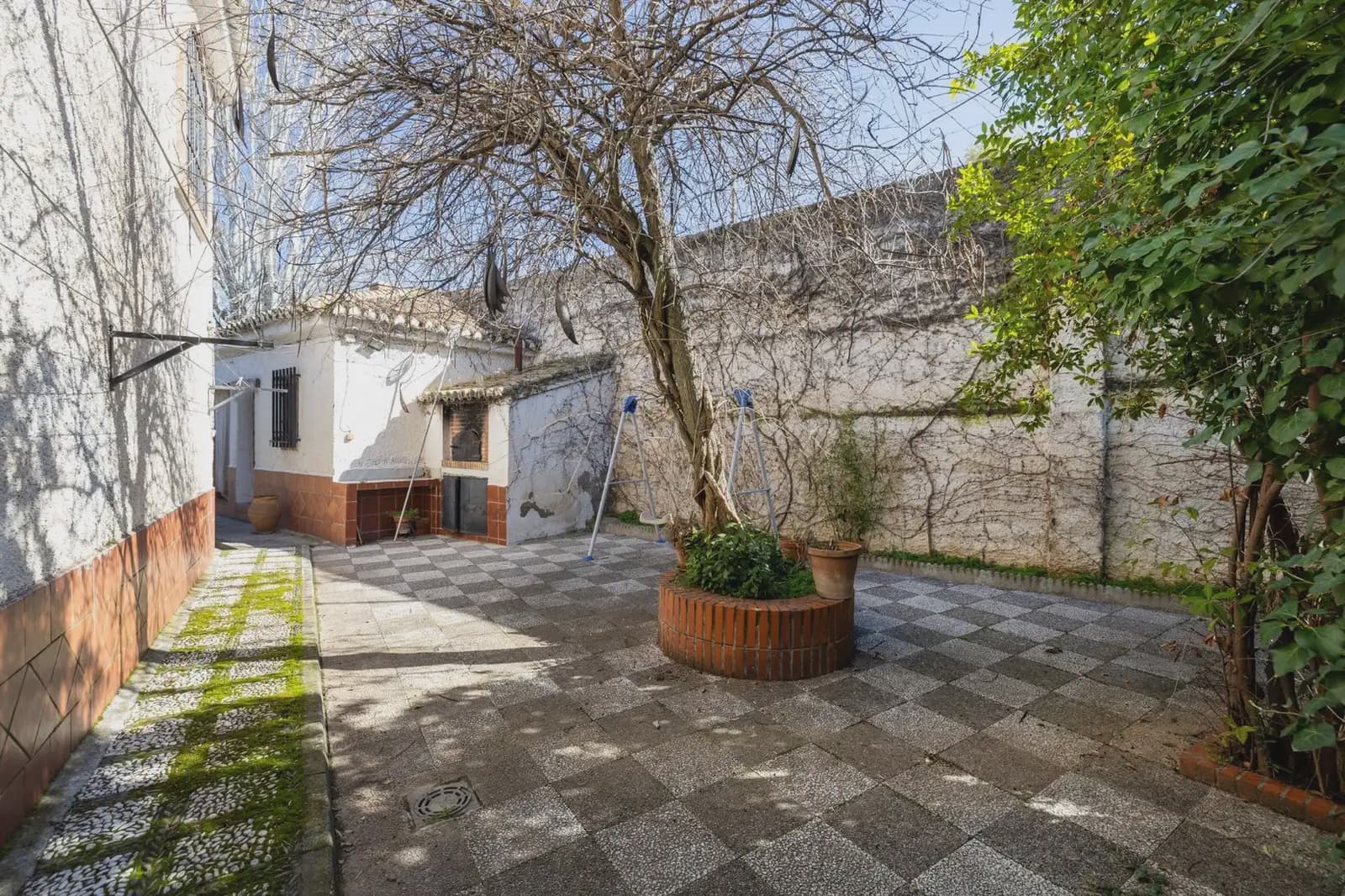 Moradia para venda em Ogijares com piscina garagem - 590 000 € (Ref: 9837073)