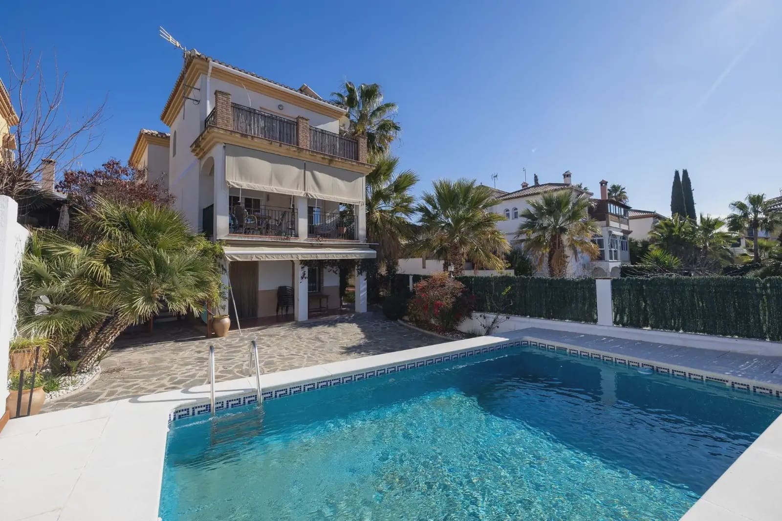 Villa till salu i Alhendin med pool garage - 345 000 € (Ref: 9837074)