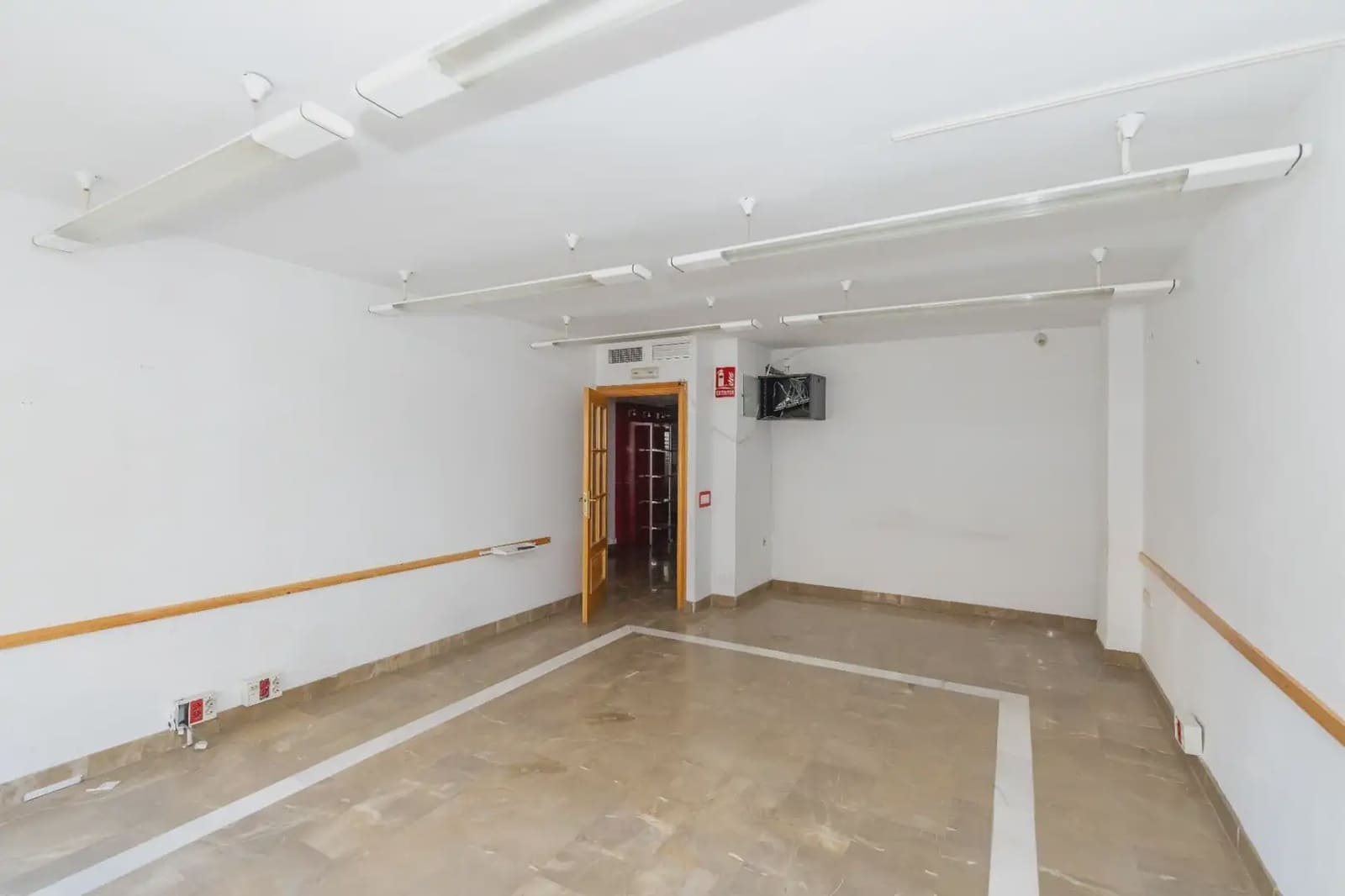 Office for rent in Granada city - € 1,500 (Ref: 9837075)