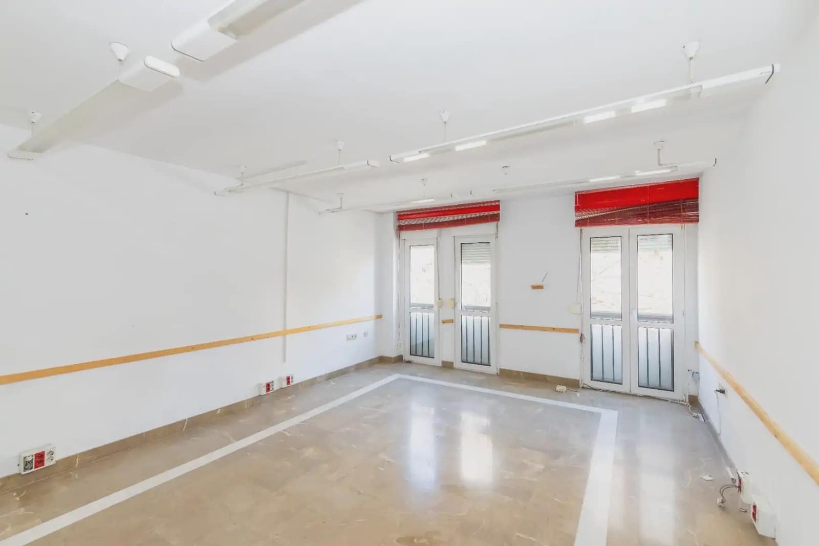 Office for rent in Granada city - € 1,500 (Ref: 9837075)