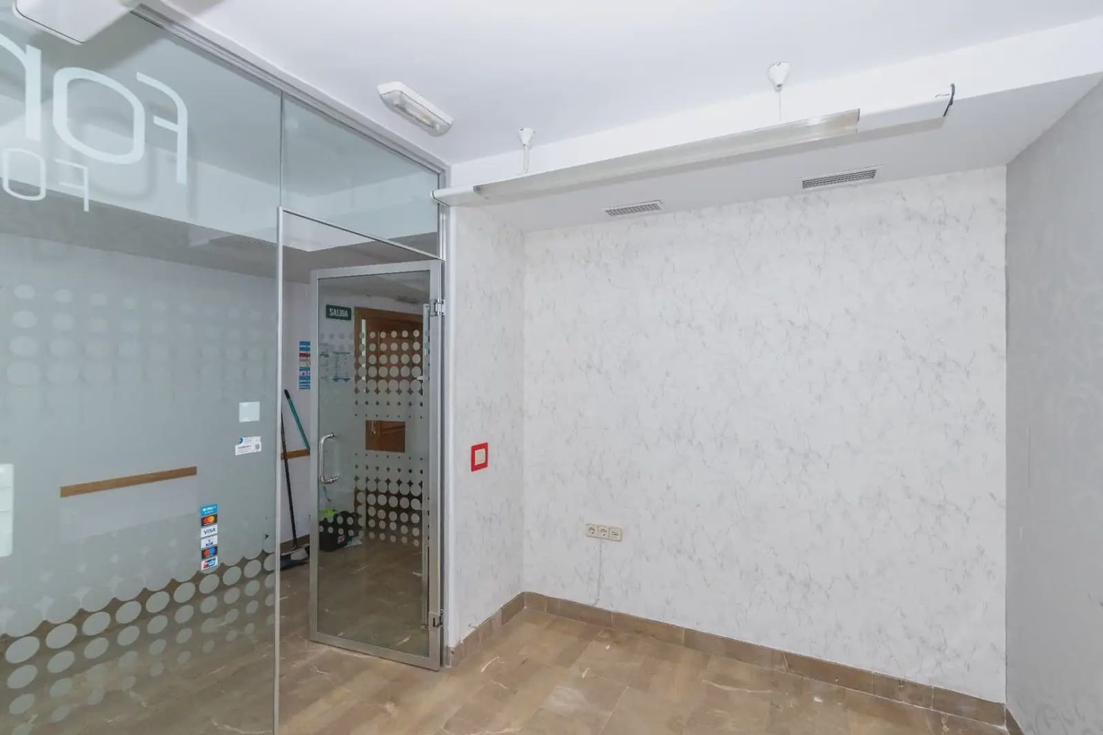 Office for rent in Granada city - € 1,500 (Ref: 9837075)