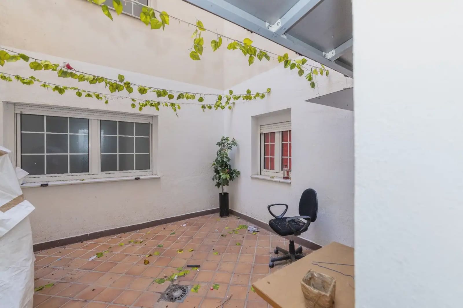 Office for rent in Granada city - € 1,500 (Ref: 9837075)