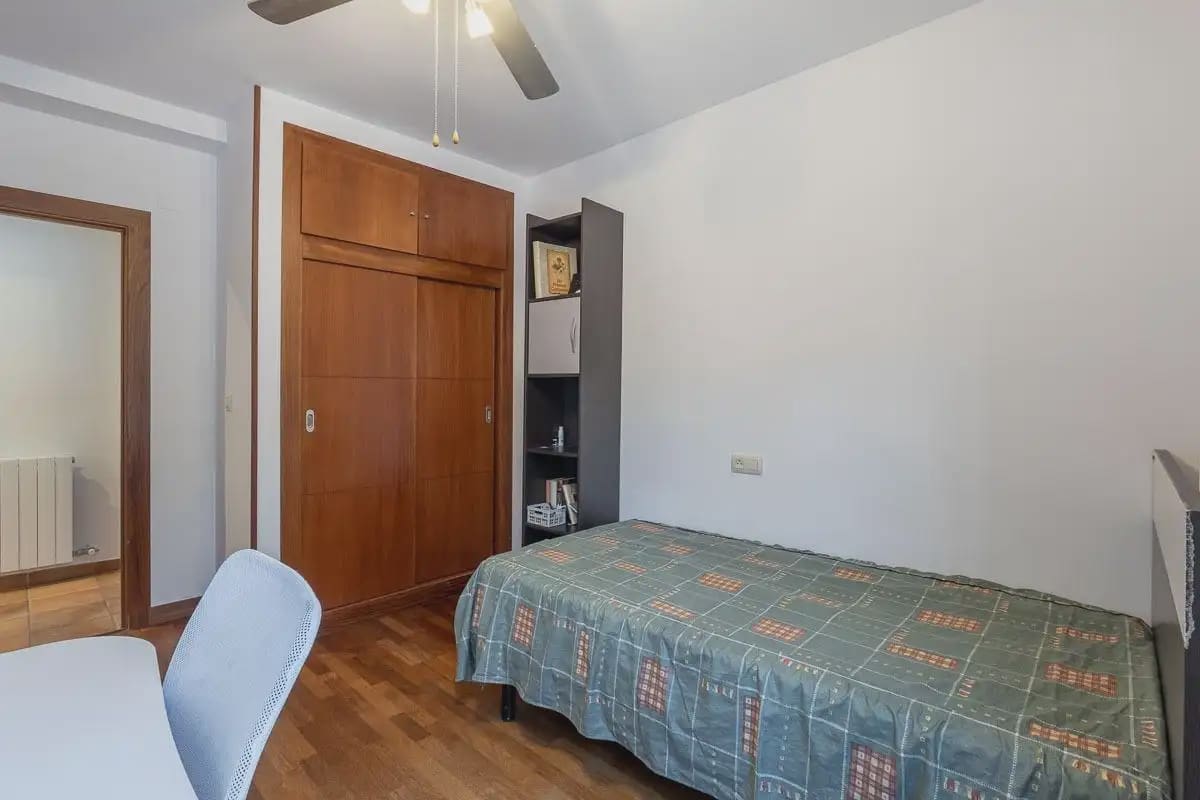 Villa til salgs i Gojar med svømmebasseng garasje - € 750 000 (Ref: 9837076)