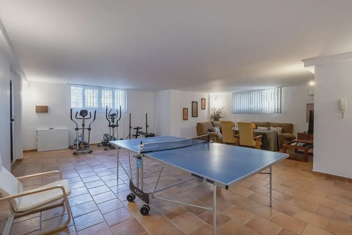 Villa til salgs i Gojar med svømmebasseng garasje - € 750 000 (Ref: 9837076)