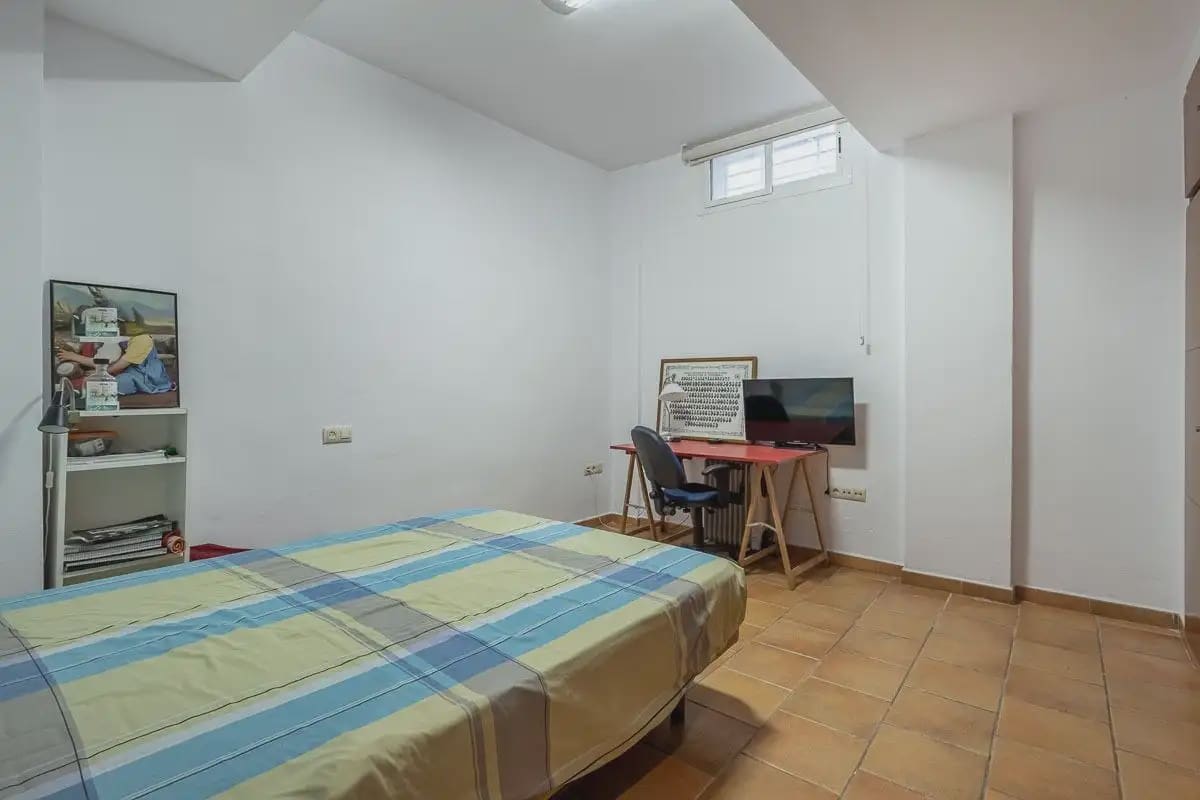 Villa til salgs i Gojar med svømmebasseng garasje - € 750 000 (Ref: 9837076)