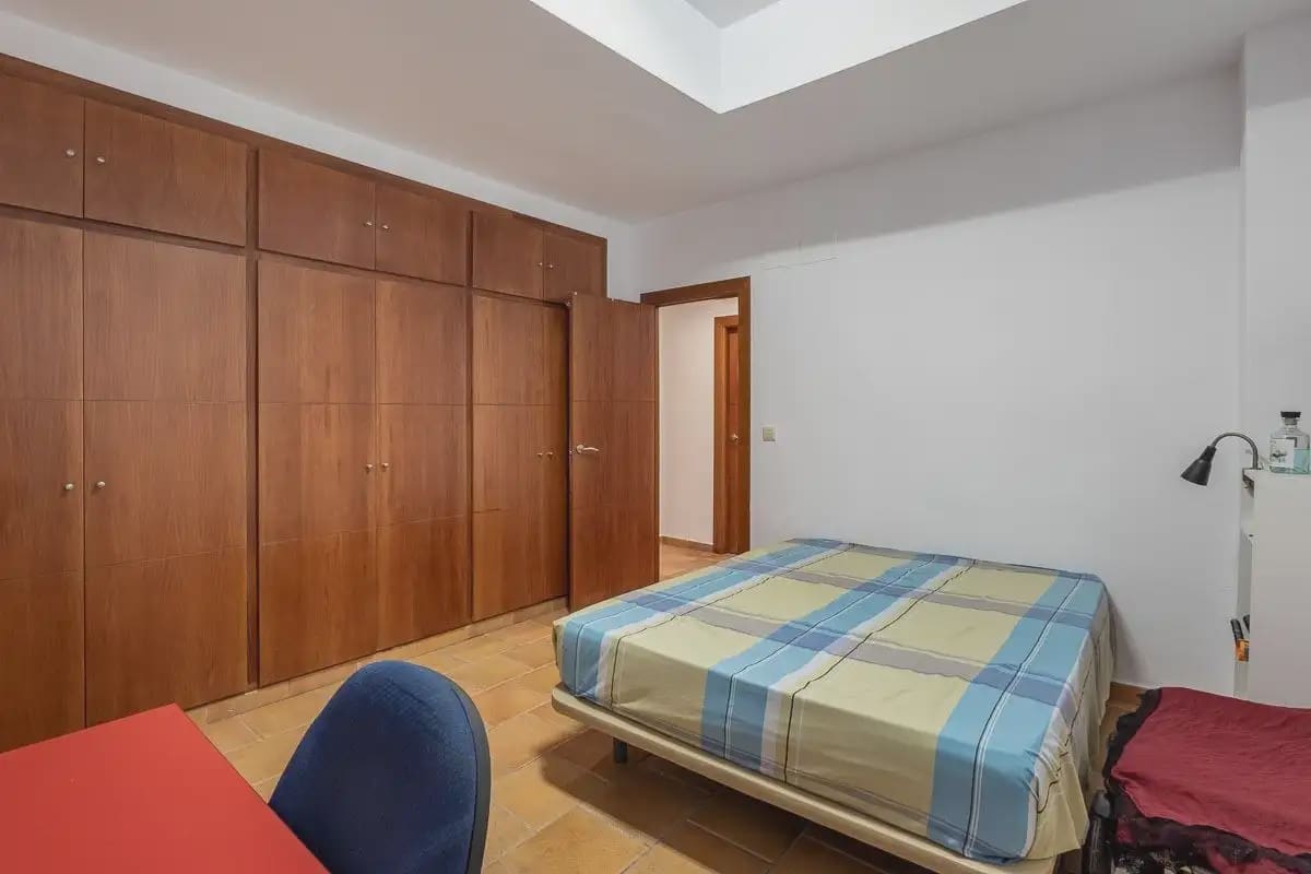 Villa til salgs i Gojar med svømmebasseng garasje - € 750 000 (Ref: 9837076)