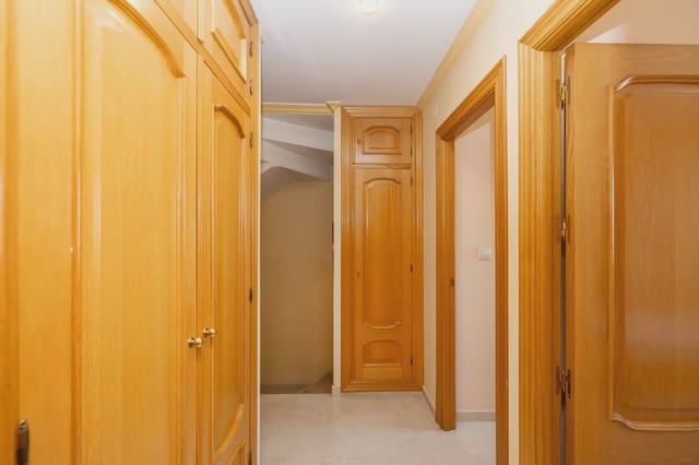 Omakotitalo myytävänä paikassa Pajaritos - Plaza de Toros, Granada kaupunki mukana 
autotalli - 495 000 € (Ref: 9837077)