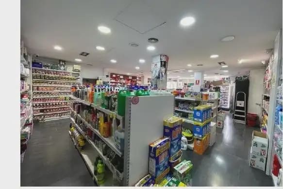 Commercial for rent in Granada city - € 2,200 (Ref: 9837078)