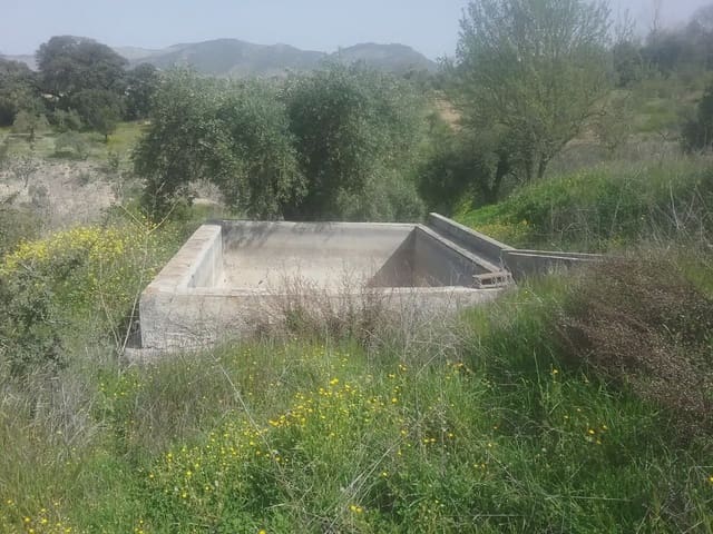 Grunde uden byggetilladelser til salg i Poligono Cartuja - La Paz, Granada by - € 55.000 (Ref: 9837079)