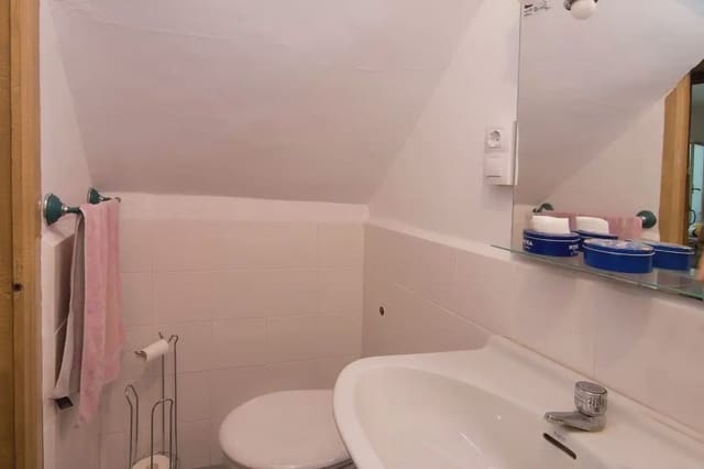 Finca/Landehus til salg i Güéjar Sierra med swimmingpool garage - € 450.000 (Ref: 9837080)