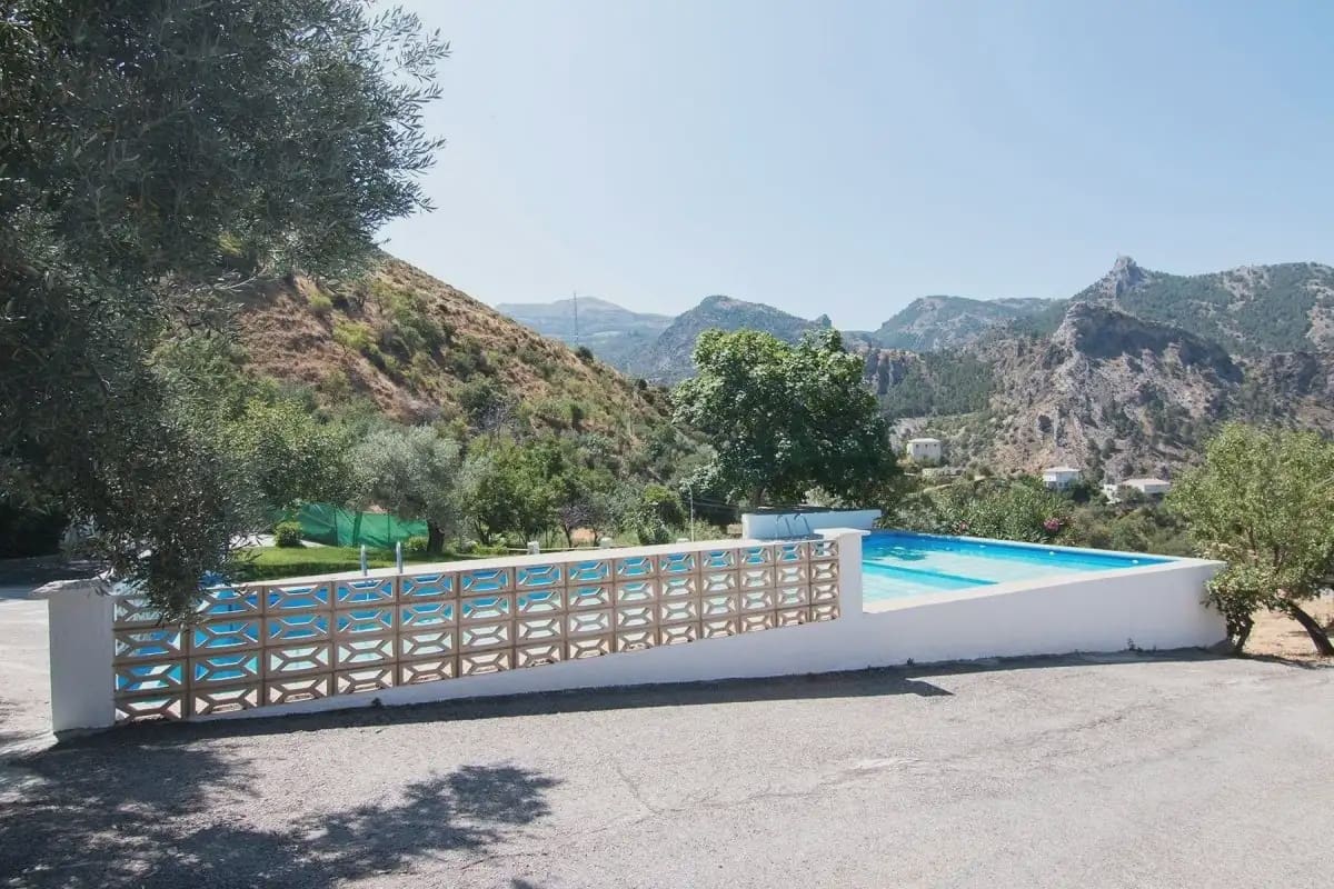 Finca/Country House for sale in Guejar Sierra with pool garage - € 450,000 (Ref: 9837080)