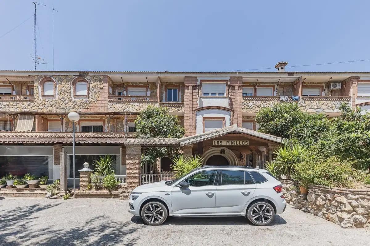Local Comercial en Pinos Genil en venta - 2.200.000 € (Ref: 9837082)