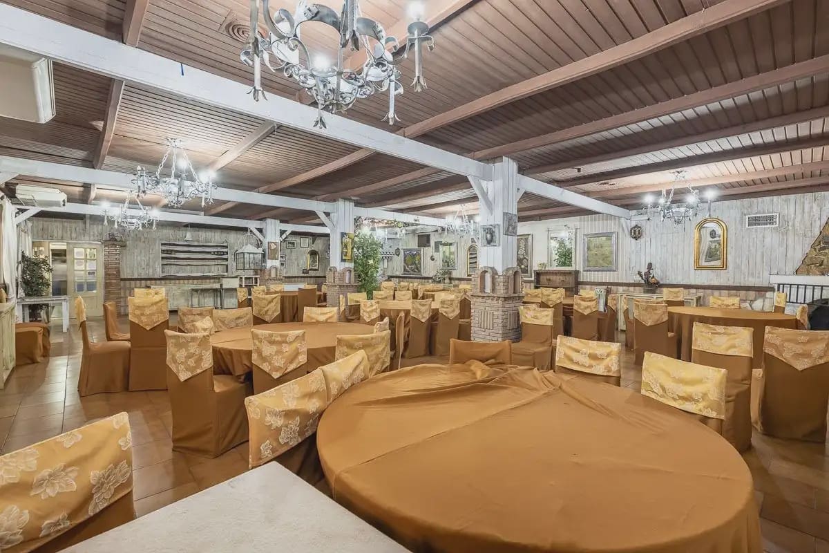 Local Comercial en Pinos Genil en venta - 2.200.000 € (Ref: 9837082)