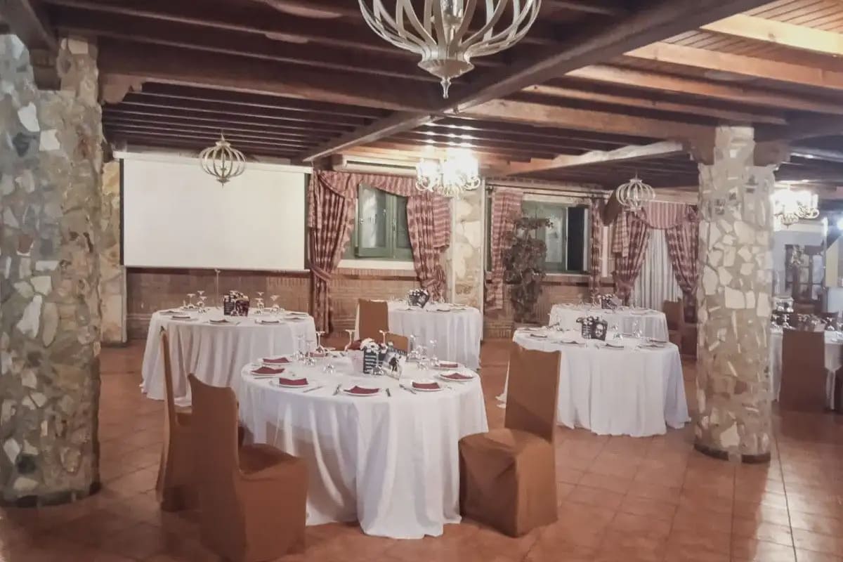 Local Comercial en Pinos Genil en venta - 2.200.000 € (Ref: 9837082)