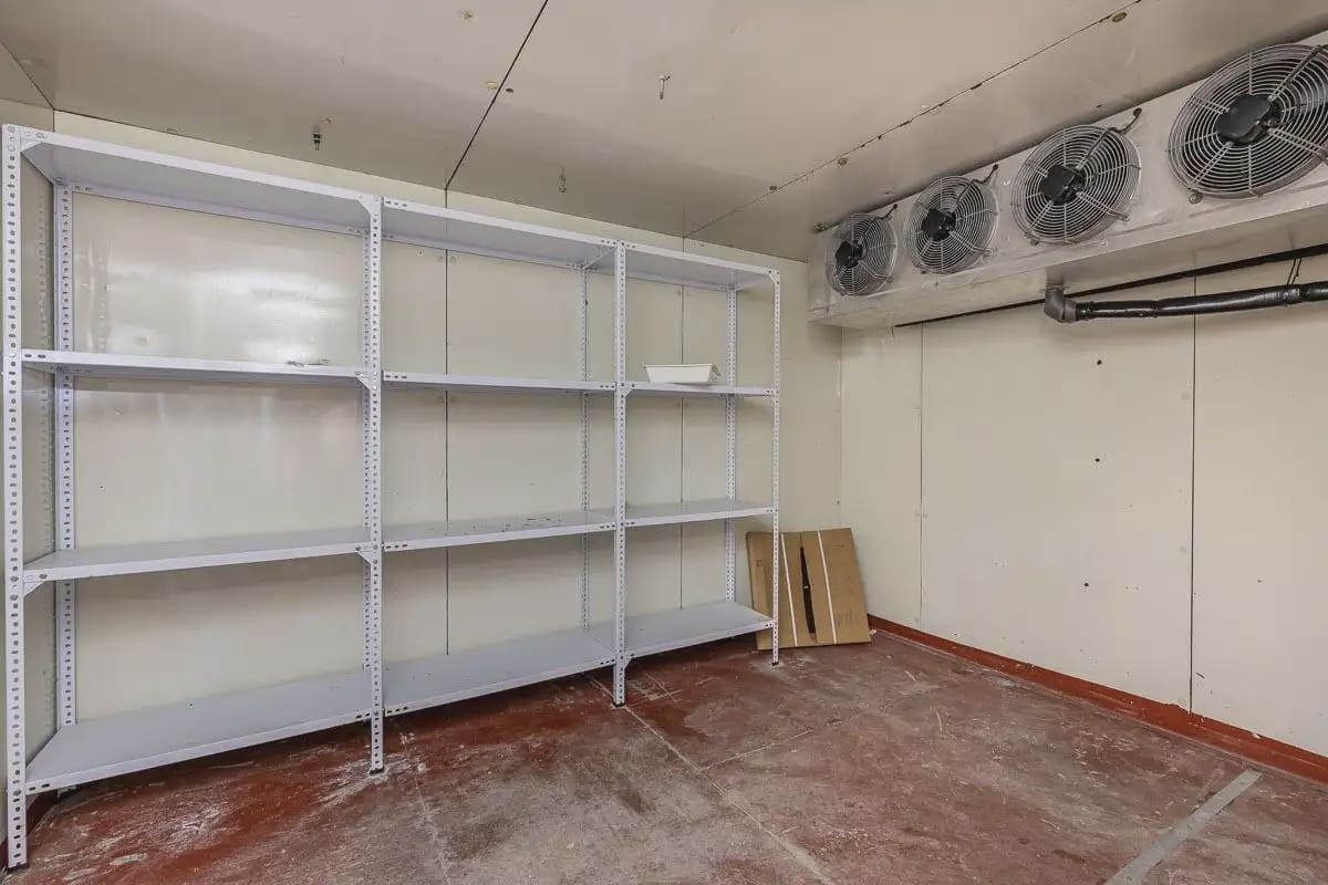 Local Comercial en Pinos Genil en venta - 2.200.000 € (Ref: 9837082)