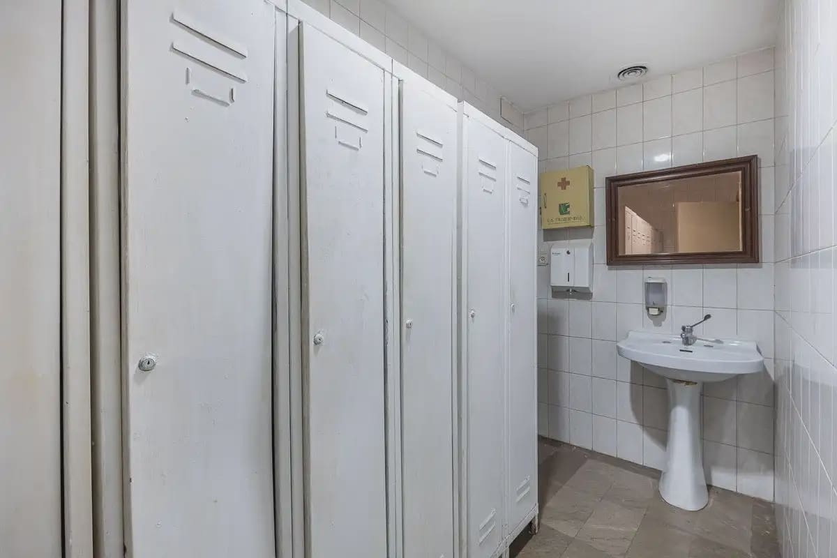 Local Comercial en Pinos Genil en venta - 2.200.000 € (Ref: 9837082)