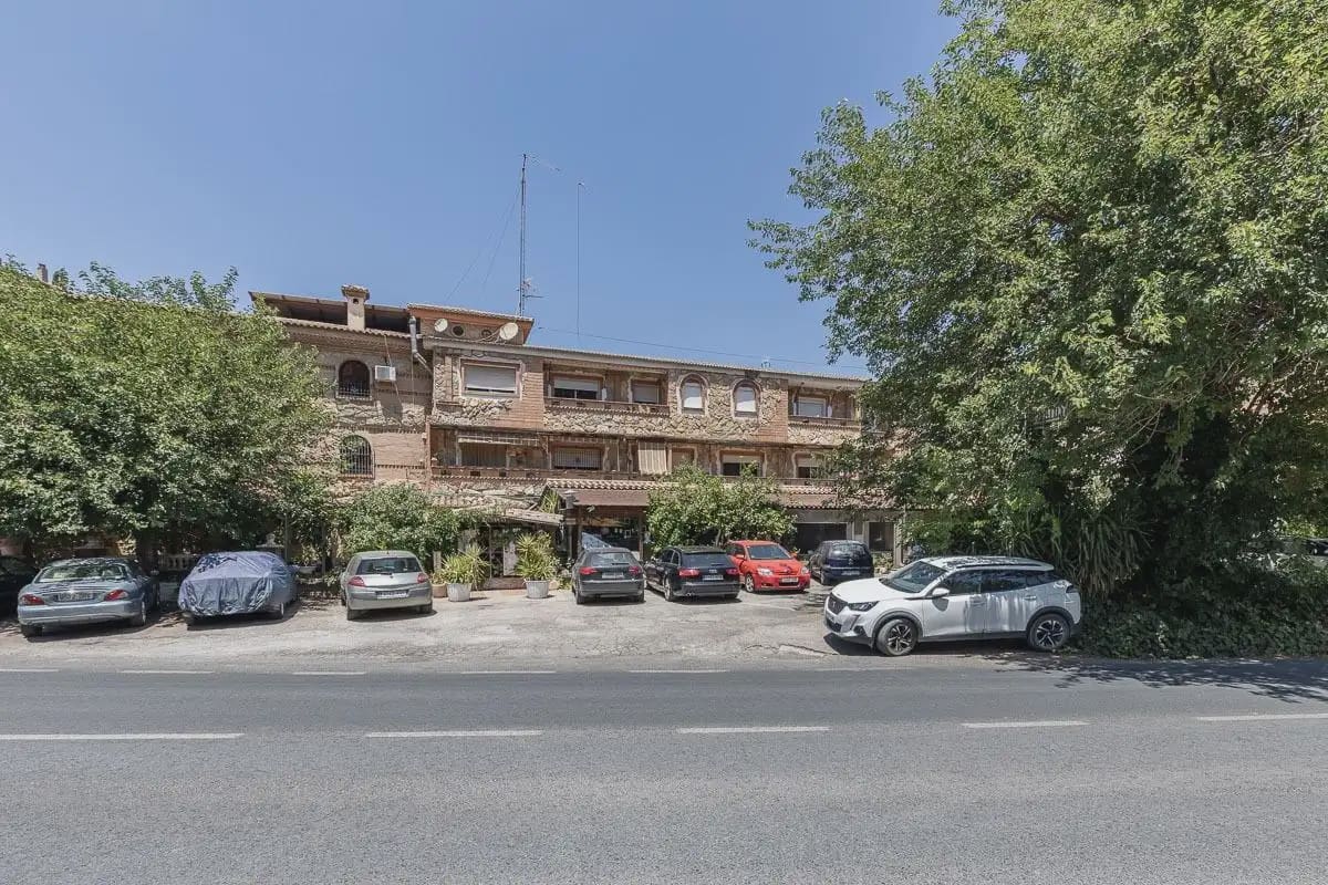 Local Comercial en Pinos Genil en venta - 2.200.000 € (Ref: 9837082)
