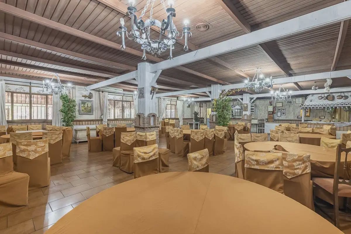 Local Comercial en Pinos Genil en venta - 2.200.000 € (Ref: 9837082)