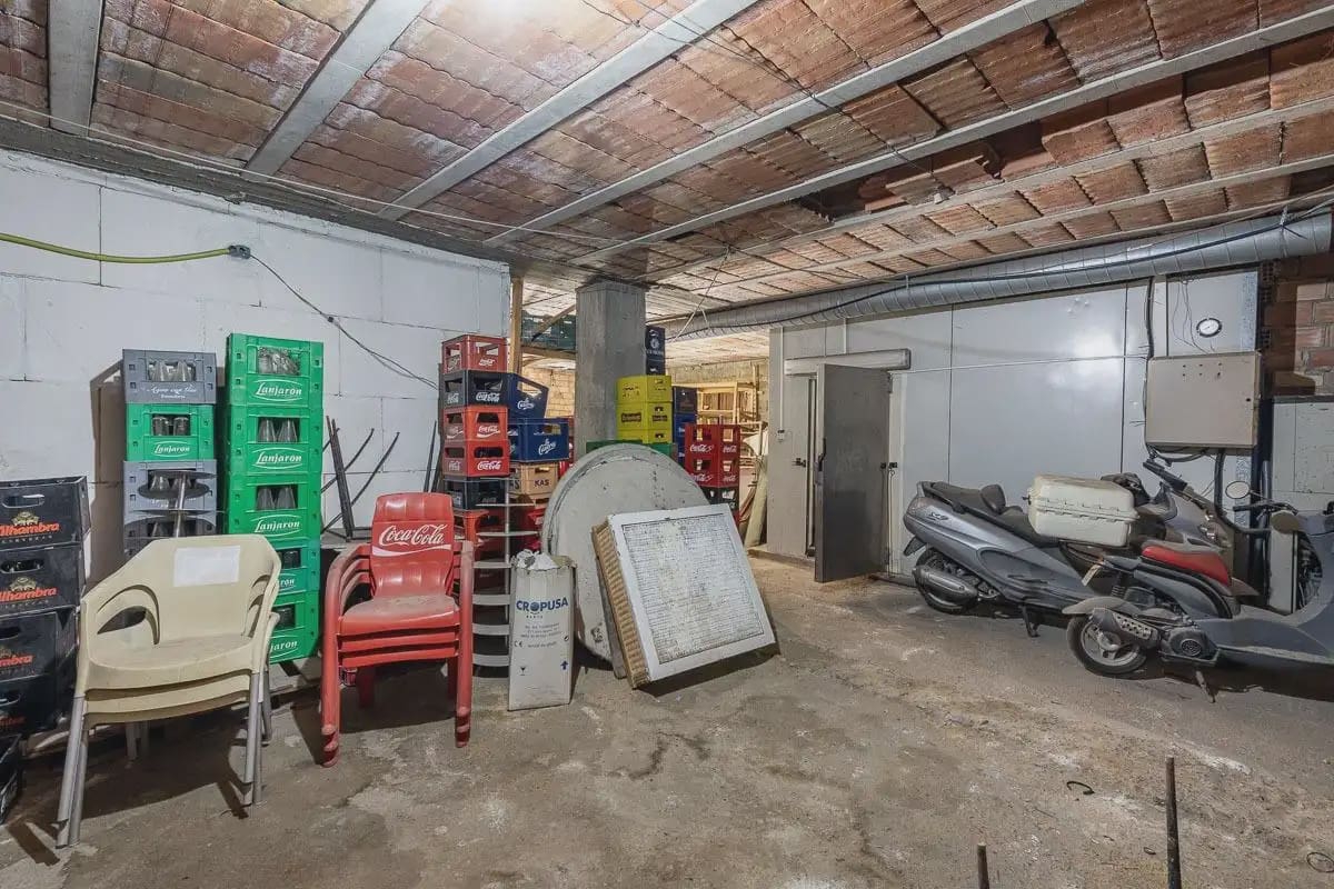 Local Comercial en Pinos Genil en venta - 2.200.000 € (Ref: 9837082)