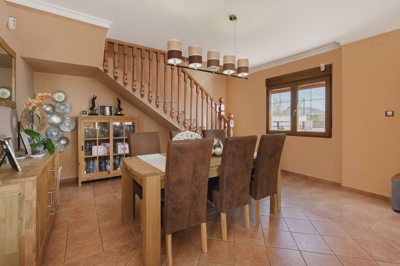 4 bedroom Villa for sale in Huetor Santillan with pool garage - € 320,000 (Ref: 9837084)