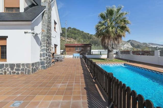 4 quarto Moradia para venda em Huétor Santillán com piscina garagem - 320 000 € (Ref: 9837084)