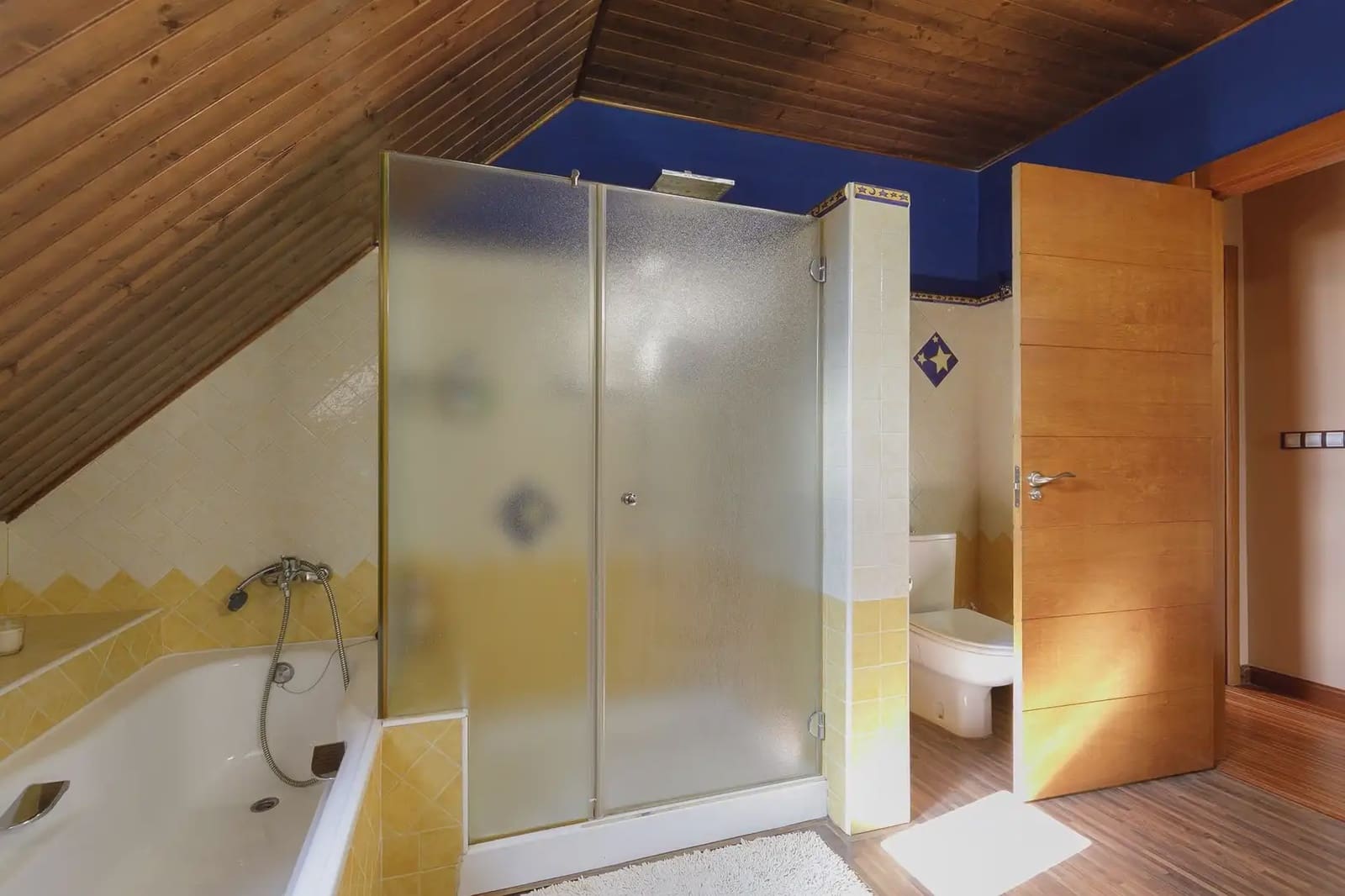 4 bedroom Villa for sale in Huetor Santillan with pool garage - € 320,000 (Ref: 9837084)