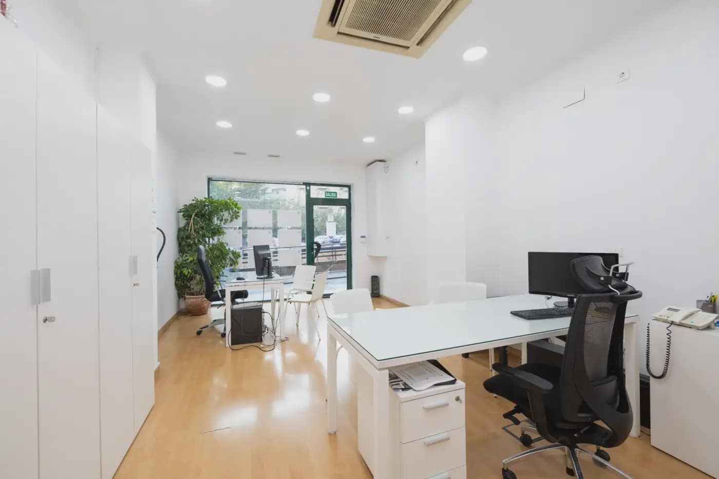 Local Comercial en Granada ciudad en venta - 150.000 € (Ref: 9837086)
