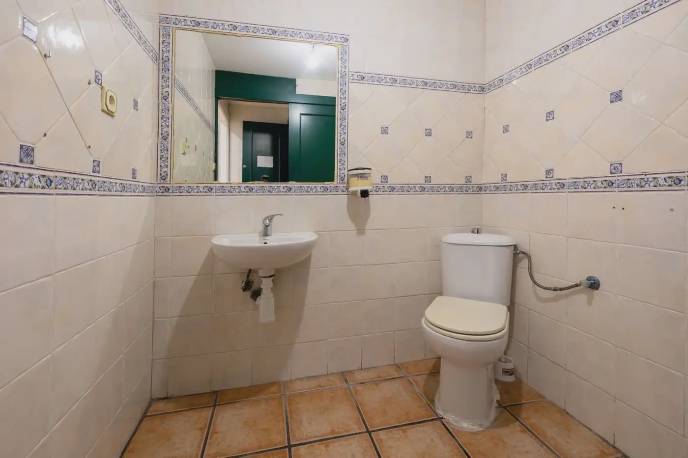 Local Comercial en Granada ciudad en venta - 150.000 € (Ref: 9837086)