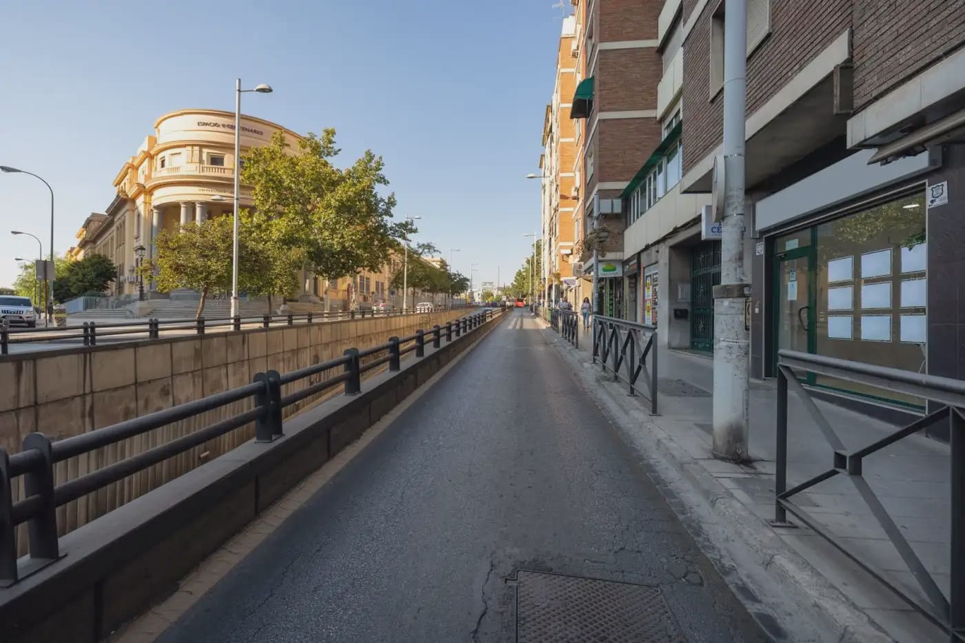 Local Comercial en Granada ciudad en venta - 150.000 € (Ref: 9837086)