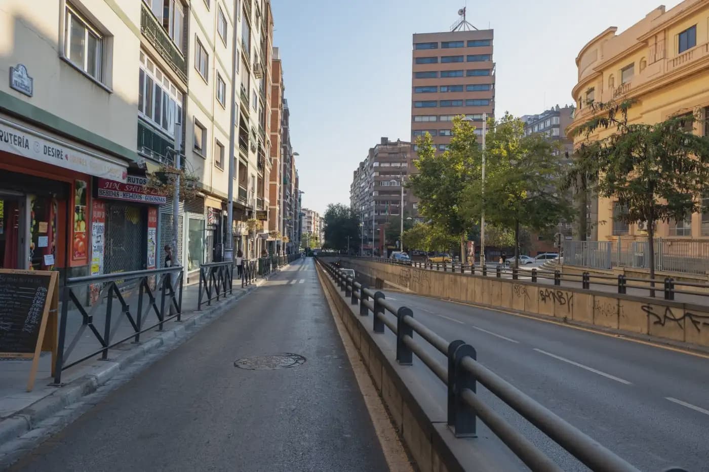 Local Comercial en Granada ciudad en venta - 150.000 € (Ref: 9837086)