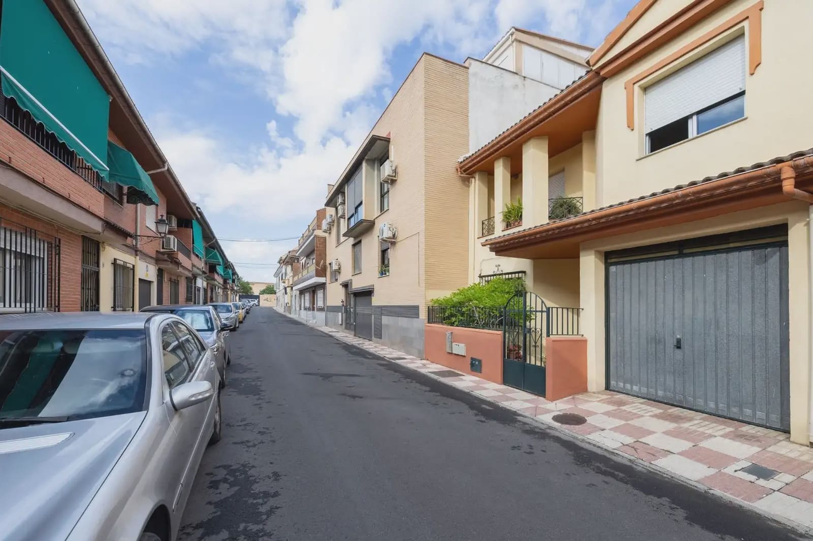 Leilighet til salgs i Armilla med garasje - € 162 000 (Ref: 9837087)