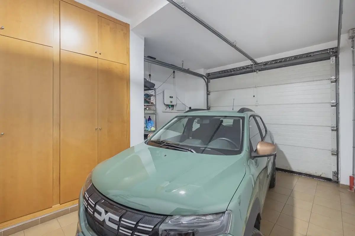 Omakotitalo myytävänä paikassa Granada kaupunki mukana 
autotalli - 690 000 € (Ref: 9837089)