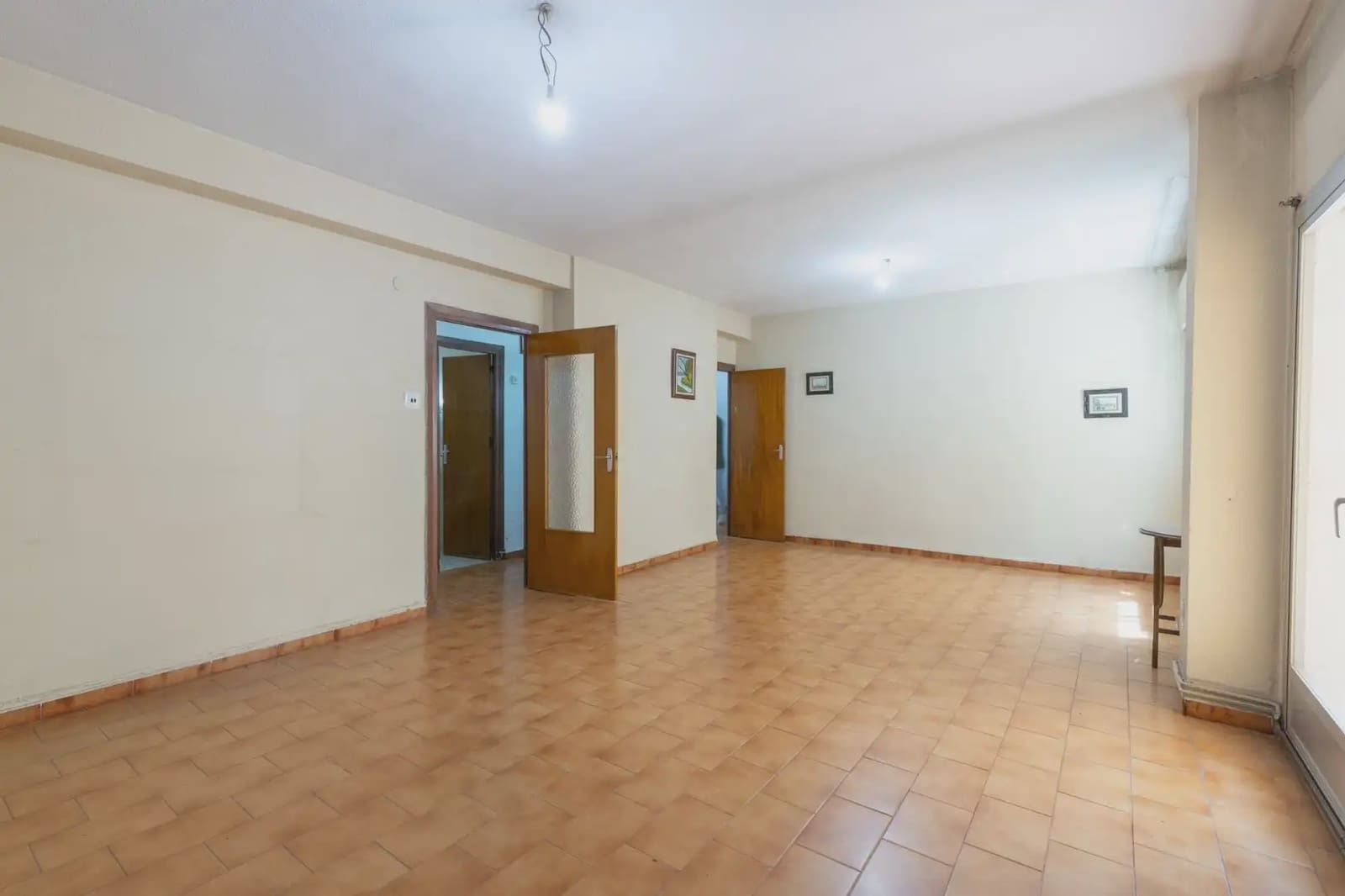 Flat for sale in Granada city - € 349,000 (Ref: 9837090)