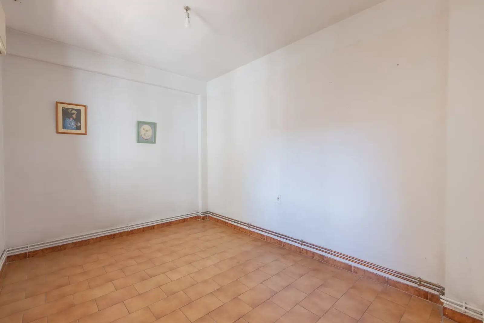 Flat for sale in Granada city - € 349,000 (Ref: 9837090)