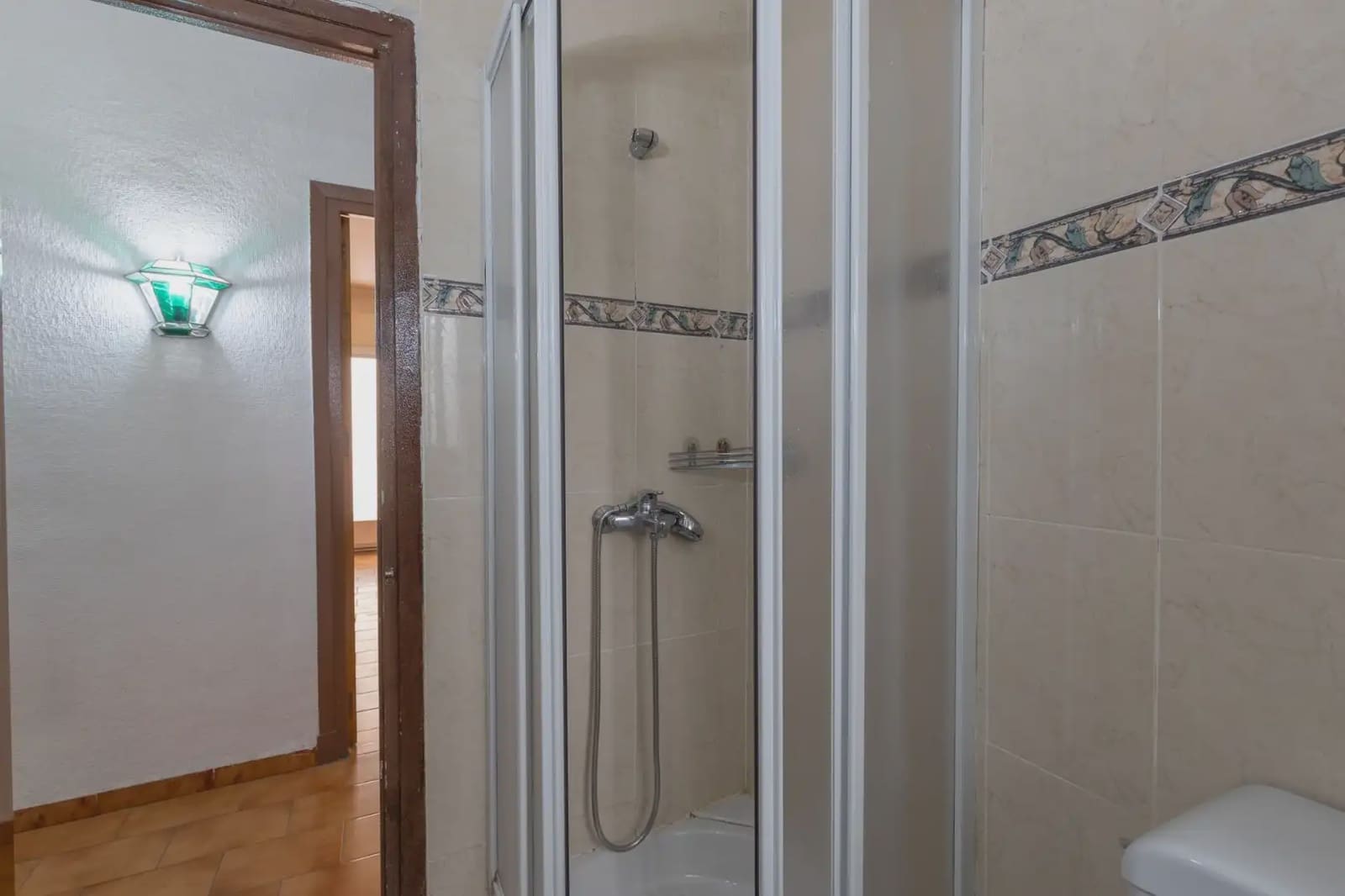 Flat for sale in Granada city - € 349,000 (Ref: 9837090)