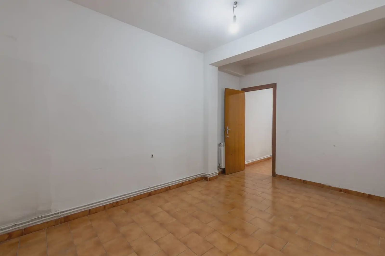 Flat for sale in Granada city - € 349,000 (Ref: 9837090)