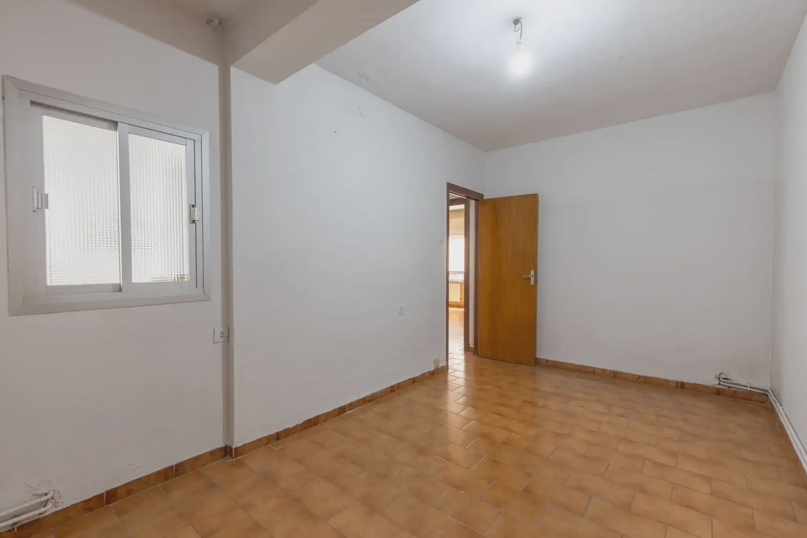 Flat for sale in Granada city - € 349,000 (Ref: 9837090)