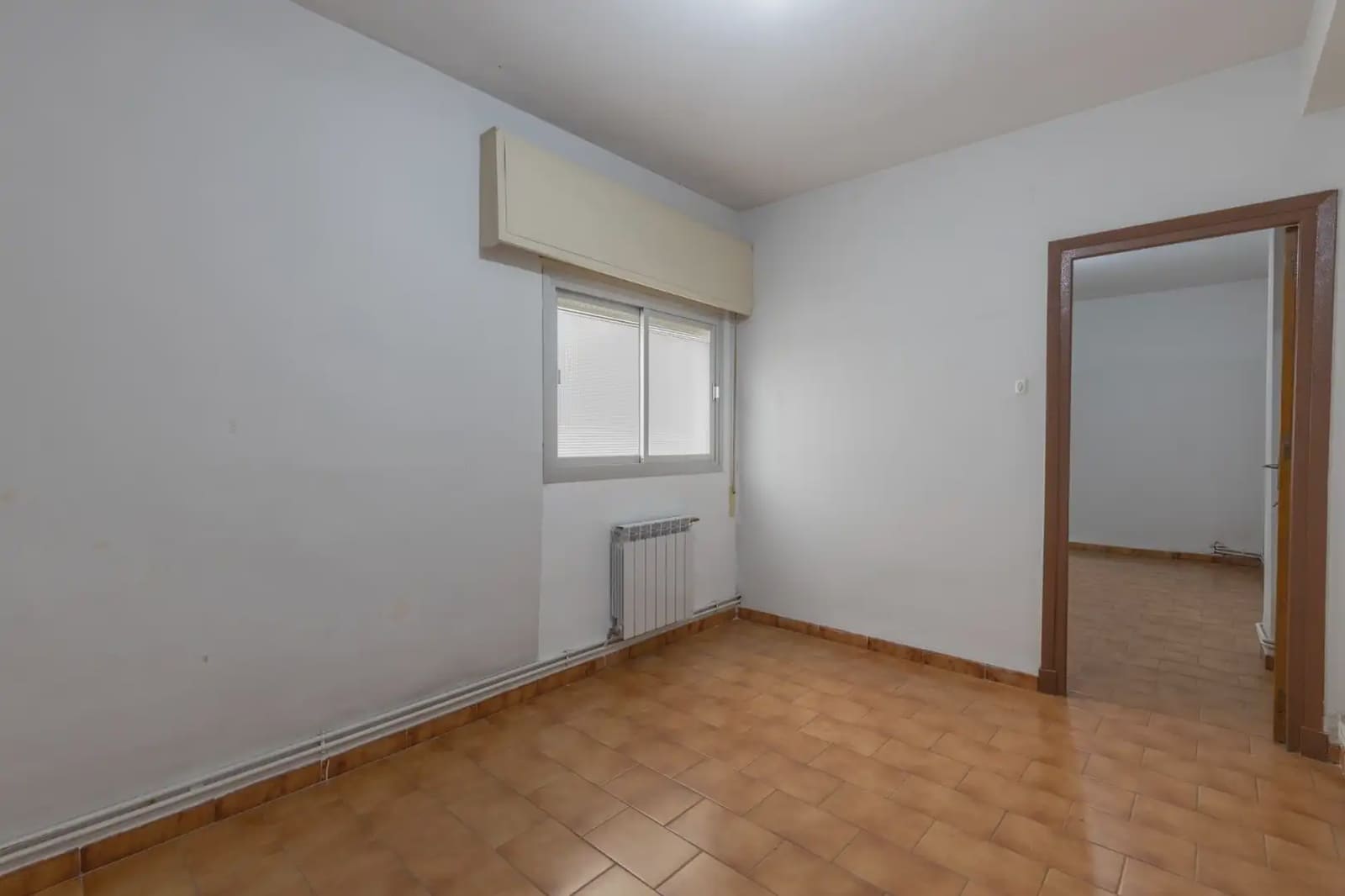 Flat for sale in Granada city - € 349,000 (Ref: 9837090)