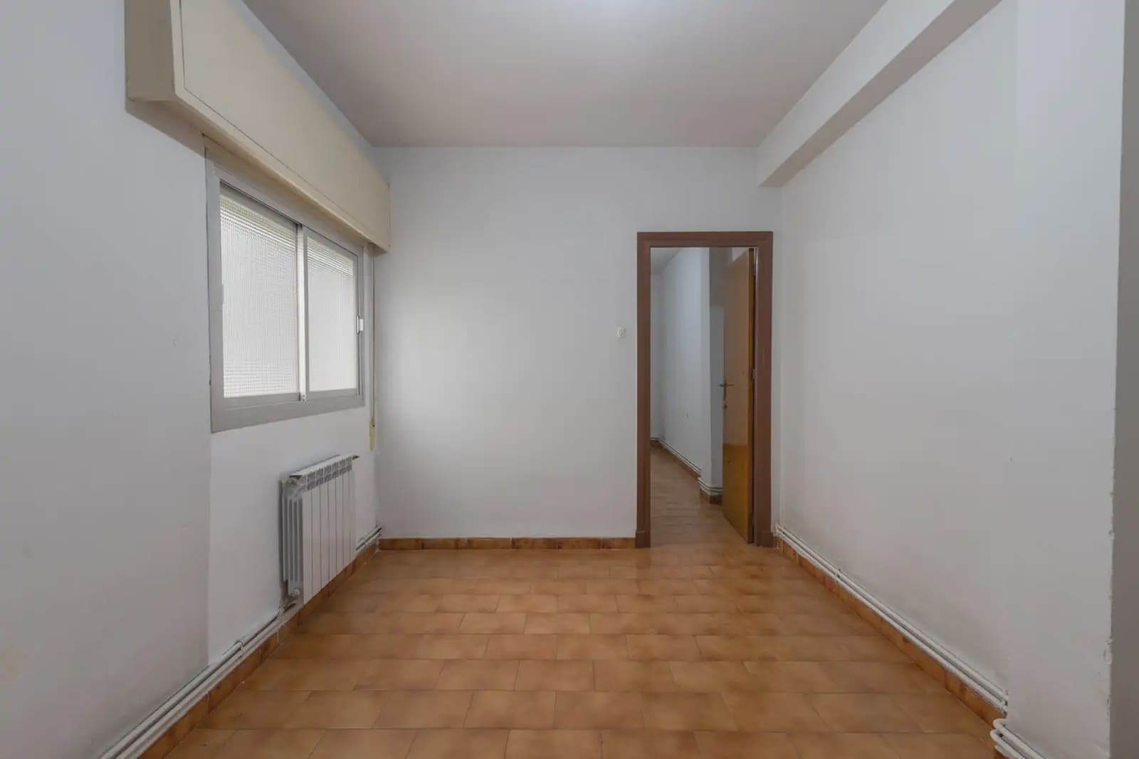 Flat for sale in Granada city - € 349,000 (Ref: 9837090)