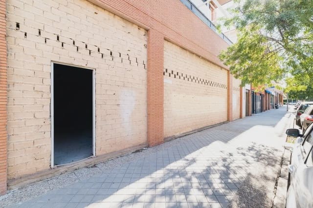 Local Comercial en Carretera de la Sierra, Granada ciudad en venta - 470.000 € (Ref: 9837091)