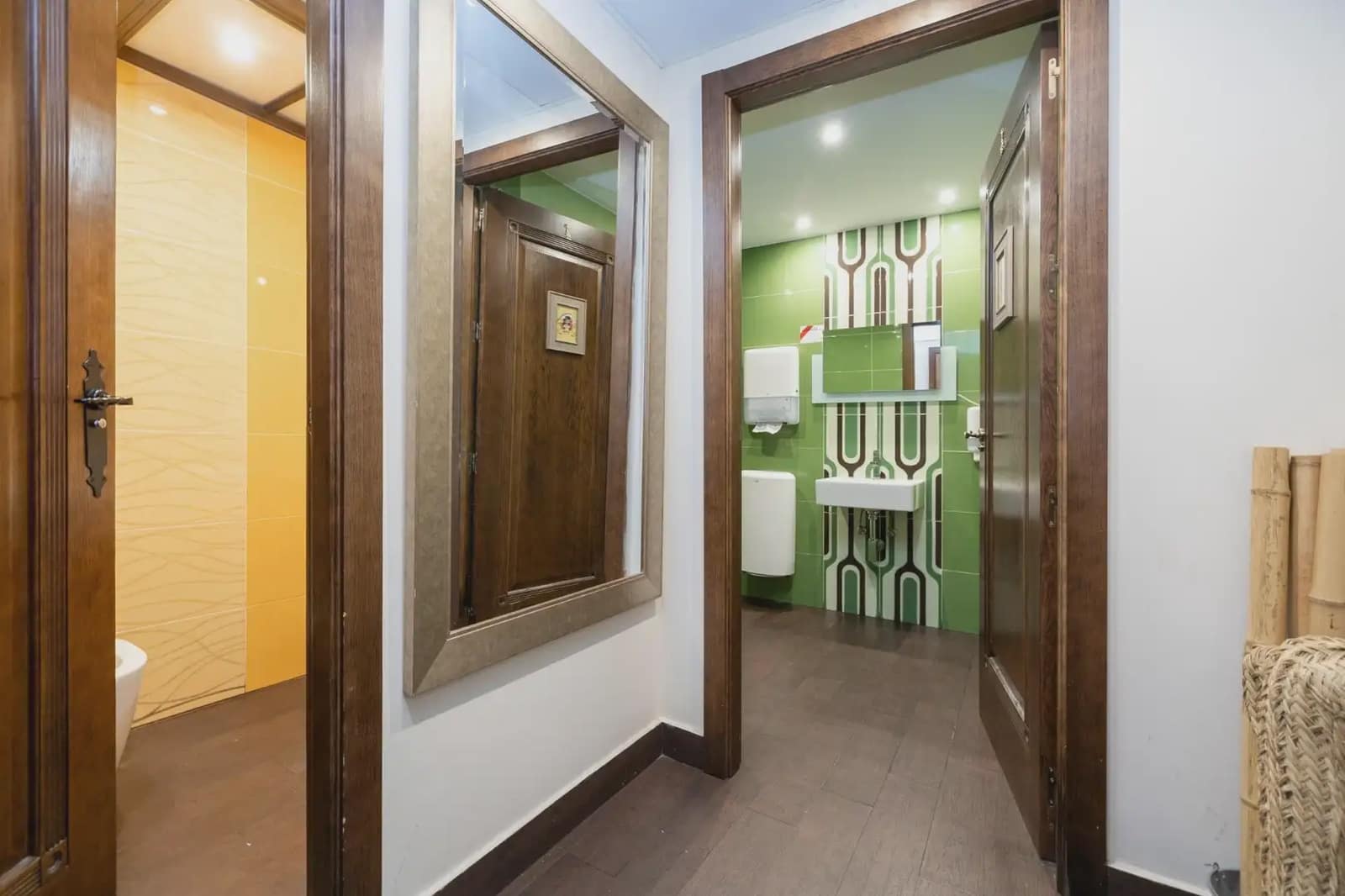 Commercieel te koop in Granada stad - € 350.000 (Ref: 9837096)