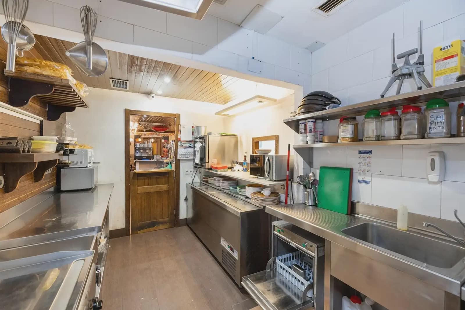 Commercieel te koop in Granada stad - € 350.000 (Ref: 9837096)