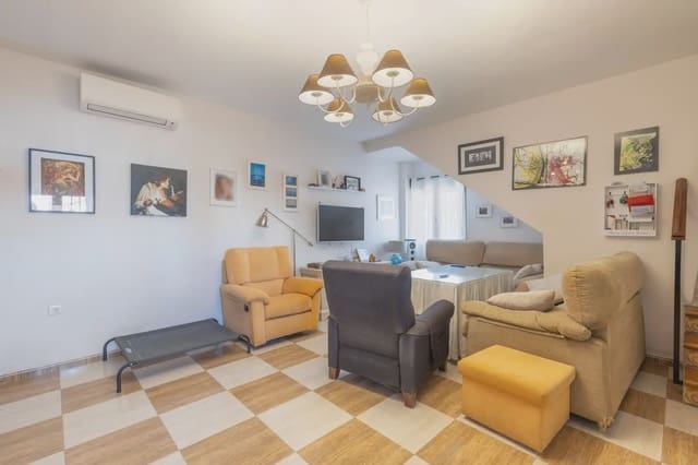 Hus til salgs i Armilla med garasje - € 380 000 (Ref: 9837097)