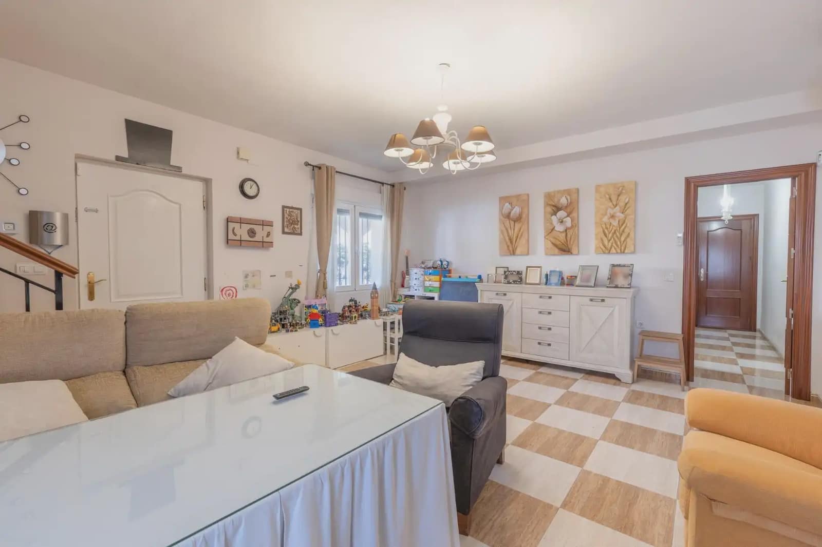 Hus til salgs i Armilla med garasje - € 380 000 (Ref: 9837097)