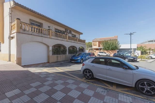 Hus til salgs i Armilla med garasje - € 380 000 (Ref: 9837097)