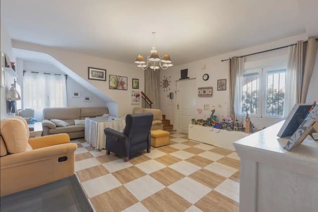 Hus til salgs i Armilla med garasje - € 380 000 (Ref: 9837097)