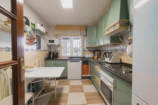 Hus til salgs i Armilla med garasje - € 380 000 (Ref: 9837097)