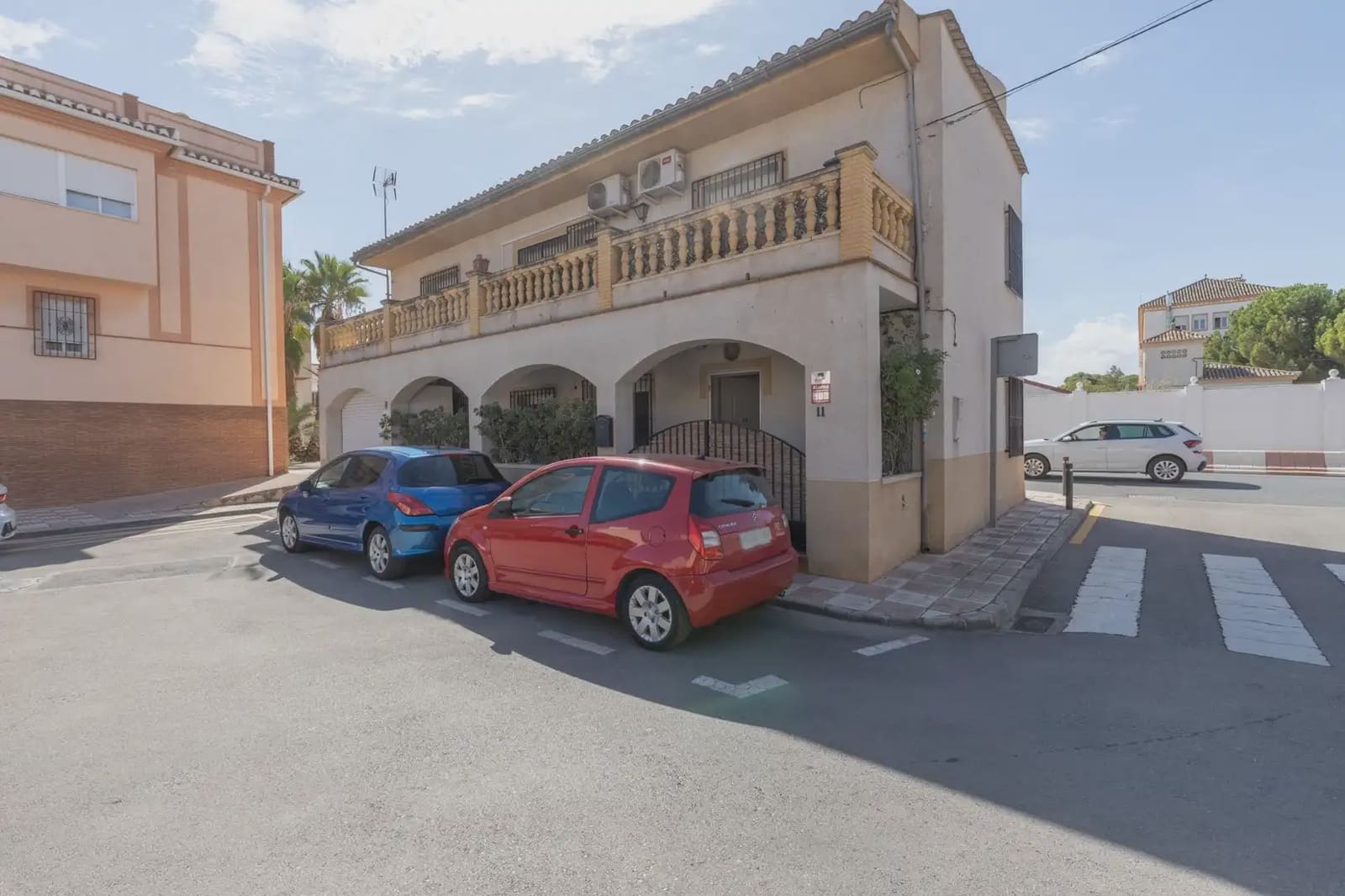 Hus til salgs i Armilla med garasje - € 380 000 (Ref: 9837097)