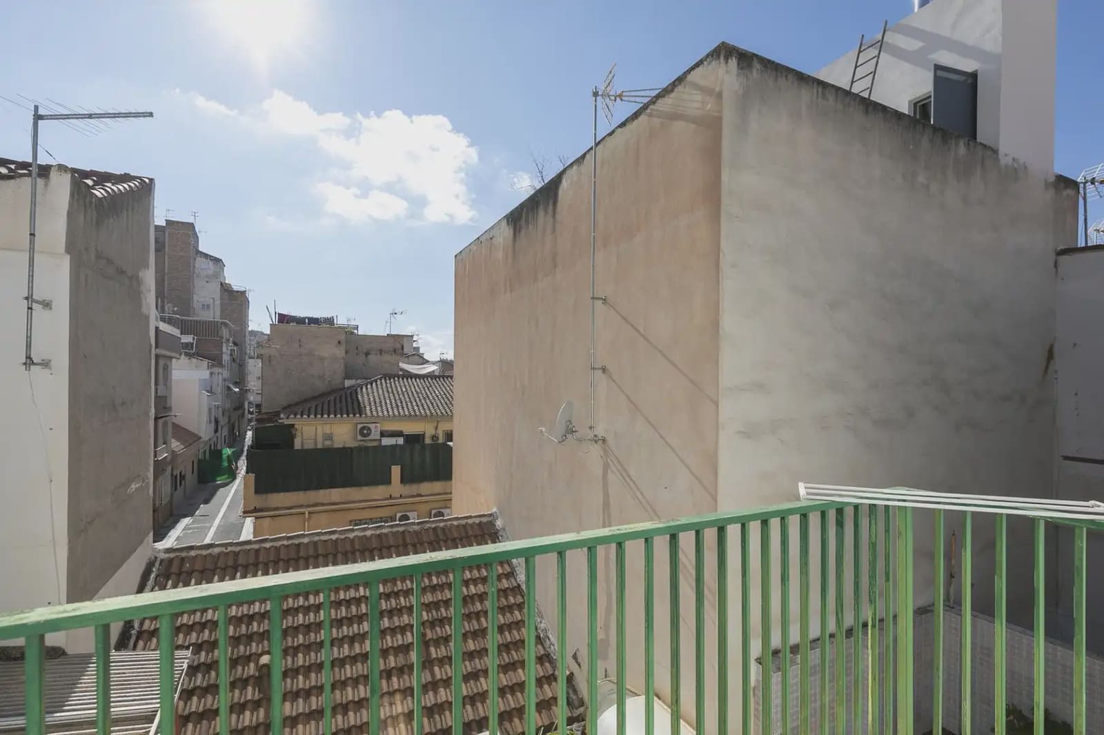 Lejlighed til salg i Granada by - € 165.000 (Ref: 9837100)