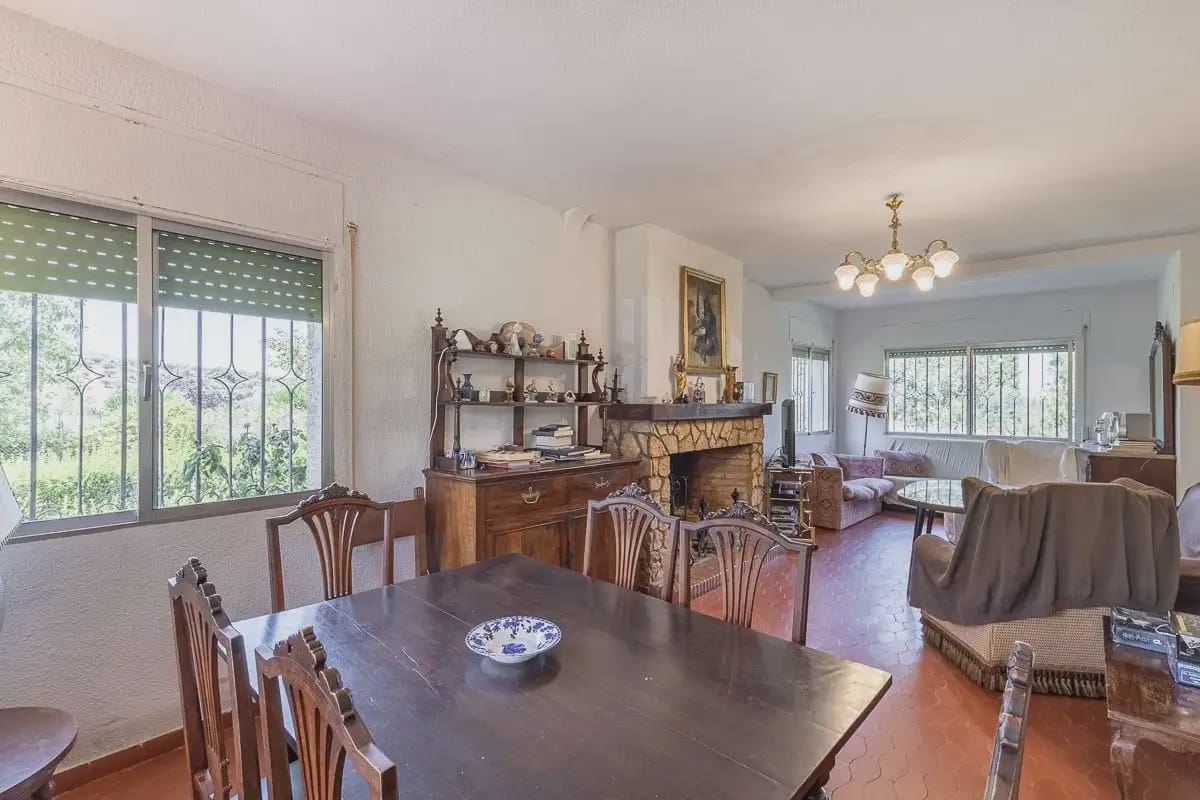 Villa for sale in Dilar with garage - € 350,000 (Ref: 9837101)